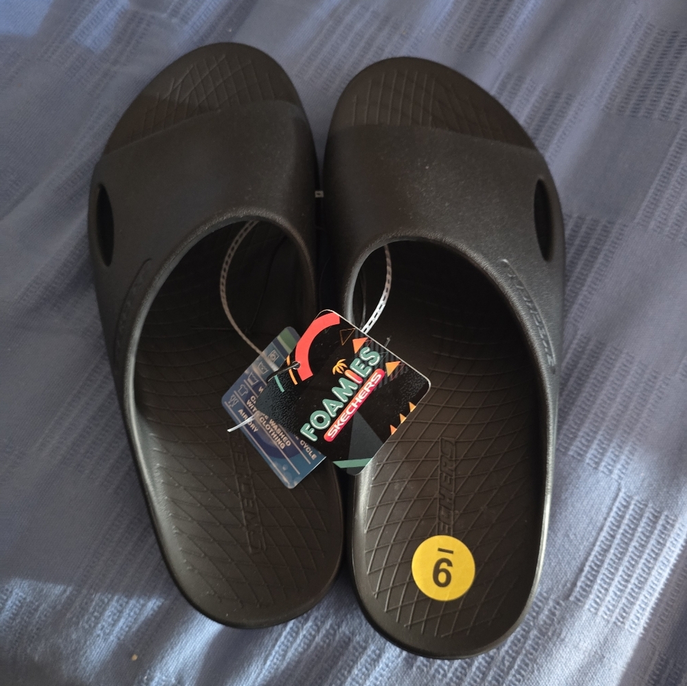 #0987 Sketchers NWT Womens Relaxed Fit Relay RE Bounce Slides Black Size 9 - Picture 3 of 11